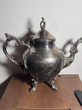 1960 FB Rogers Silverplate Hollowware Tea Pot 9-1/2”